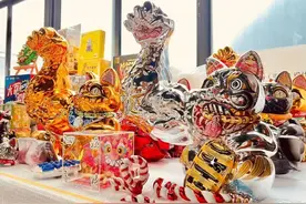 深圳潮玩设计师揭秘：有着麒麟臂的招财猫为啥成年轻人心头爱？图片