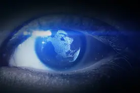 那些眼神微动的人，往往思维很敏捷，并且擅长瞬间凝神图片
