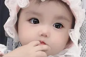 新生儿多久可以看出双眼皮？跟什么因素有关？图片