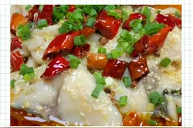 水煮鱼片的经典做法，4步精细实操，嫩香鲜辣解馋，家人直夸赞图片