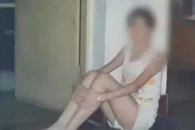 美女大学生失恋后精神失常，与五旬拾荒男生下孩子，母亲：造孽图片