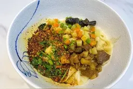 6种面条浇头图片