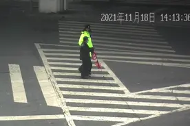 因为有你，我才能大步向前......丨最美交警图片