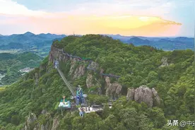 芜湖市马仁奇峰玻璃栈道熠熠生辉图片