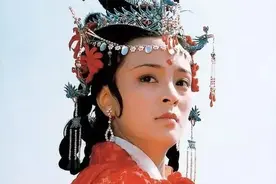 东方闻樱本色出演《红楼梦》，女孩都不和她玩，只和陈晓旭关系好图片