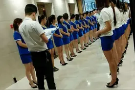 浴足店套路消费普遍现象吗？男子足浴按摩，168元项目结账要698元图片