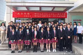南京市玄武中等专业学校举行2019级美术设计与制作（3+3）专业毕业设计展开幕式图片