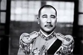 张宗昌的姨太太和自己副官幽会，被张堵在卧室，他的做法令人不解图片