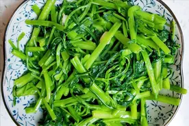 空心菜太容易发黑了怎么办？只需记住1点，出锅碧绿爽脆有食欲图片