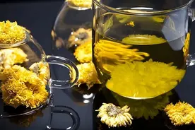 上了年纪要忌菊花茶？年过50岁：牢记“2喝2不喝”，喝对益处多图片
