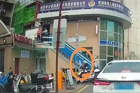 湖南一女医生被人推下楼梯，知情人：不是医患纠纷图片