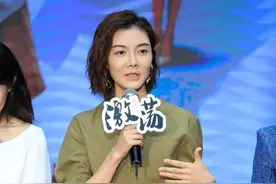 车晓和李念同框看出气质差别，穿连体裤潇洒利落，显出女强人魅力图片
