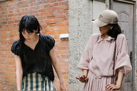 看了时髦女人的穿搭才发现，“纯色+基础款”搭配，耐看高级图片