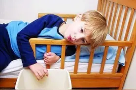 孩子白天好好的，晚上突然呕吐拉肚子，要小心是感染了这种病毒图片