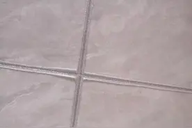 为什么美缝剂做出来的缝凹下去了？图片