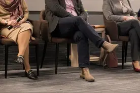 50岁以后才明白：兄弟姐妹相处是有边界线的，3点要装糊涂图片