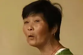 2010年，74岁老太为夺600万房产，诬陷女儿是精神病，结果如何？图片