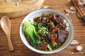 真材实料的私房牛肉面在外面是吃不到的，酱香好味道，还得靠自己图片