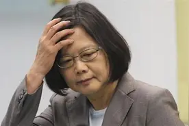 24小时内54架大陆军机夹击台岛！台中将：蔡的行程已被大陆掌控图片