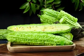 健康饮食 | 每天认识一种食物「苦瓜」图片