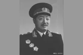 贺龙元帅的子女现状：长子是中将，还有两个女儿是少将图片