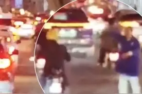 广东广州 消防出警遇堵车，退伍老兵帮忙疏导图片