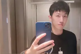 玩共享单车破产，父母入狱、女友跑路的富二代丁伟，如今靠自己图片