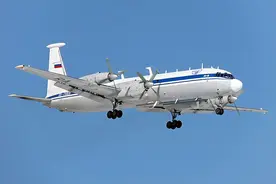 俄军电战机实力有限？两次遭到防空导弹攻击，这次坠毁了图片