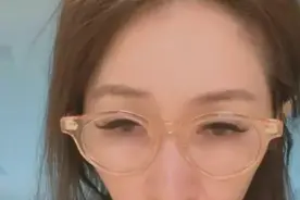 色是刮骨钢刀，43岁萧亚轩脸凹色老，网友：“纵欲过度”的代价！图片