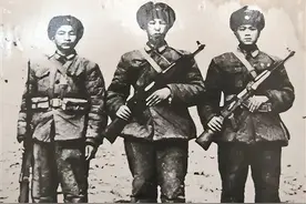 敌人非但不投降，还胆敢向我还击，解密史上最牛战斗小组图片