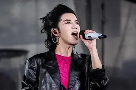 央视不再给华晨宇“留面子”：时代抛弃你的时候，连招呼都不会打图片