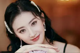 和贵人分手后，娱乐圈的残酷，在景甜身上表现得淋漓尽致图片