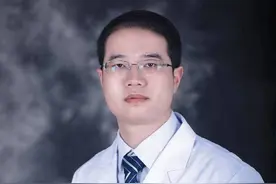 CT发现这样的肺炎请小心，它可能是肺癌，而且恶性度很高图片