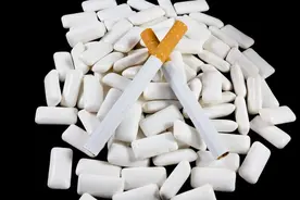 一次性戒烟危险吗？提醒：2种戒烟方式不可取，或有害健康图片