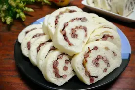 孩子们爱吃的红豆卷，多层馅料特别香，步骤简单，好吃又营养图片