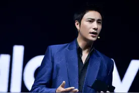 街头小便、吐痰，上厕所不冲马桶，这些明星的素质还不如普通人图片