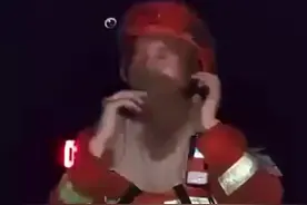 辛苦了！甘肃消防员扑救重庆森林火灾后，双手颤抖喝解暑药图片