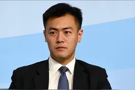 恭喜！香港知名富二代正式宣布再婚，与妻子通过相亲节目相识图片