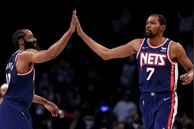 左右手无差别进攻有多难？NBA历史也就5人做到 杜登都不行图片