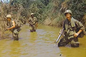 越南战争中的美国从没想过消灭北越？1964年8月4日北部湾事件发生图片