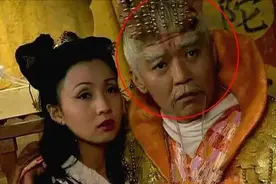 老戏骨李立群的一顿饺子，竟让南北方网友都犯难：谁见过这吃法？图片