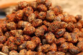 小伙自制“盐豆子”，每天能卖500斤，顾客：太下饭了图片