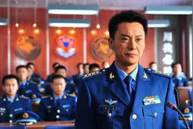 王斑在娱乐圈里不红，是因为他在另一个圈子里，正红得发紫图片