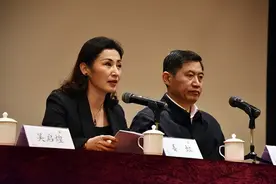 中国最美女校长姜虹：39岁任教授，49岁成校长，现55岁仍优雅知性图片