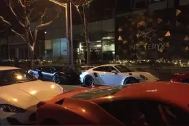 上海这家高档夜店每晚都挤满了车，连奔驰宝马都不好意思来这里玩图片