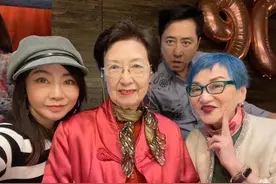 庾澄庆母亲90岁大寿，妻子张嘉欣气质出众，婆媳罕见同框显幸福图片