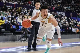 郭艾伦22+3易建联仅得3分 辽宁20分大胜广东送对手赛季第五败图片