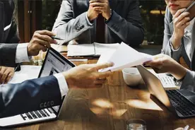 近视面试被扣分？别急，近视矫正帮您赶走就业“绊脚石”图片