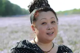 58岁女演员“胖婶”张海燕，勇敢追爱，年龄真不是距离图片