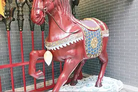 马迷杂忆，香港一代骑师——“大贼”郭子猷和“垃圾池”郑棣池图片